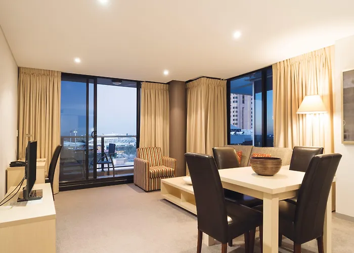 Oaks Adelaide Horizons Suites