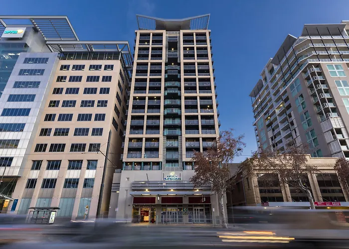 Oaks Adelaide Horizons Suites