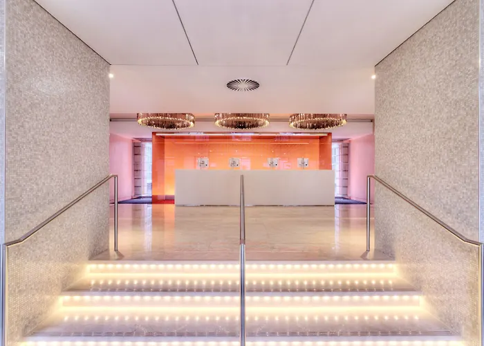Apex Temple Court Hotel
