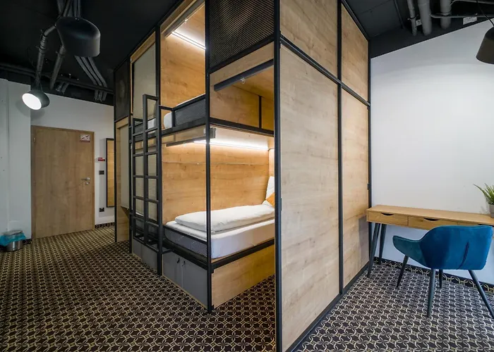 CHORS like a hotel - Capsule&NFT Boutique Hostel Bratislava - City Center