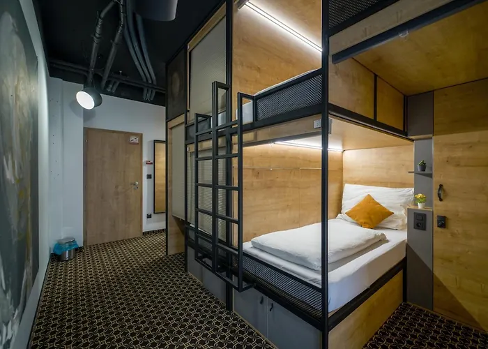 CHORS like a hotel - Capsule&NFT Boutique Hostel Bratislava - City Center