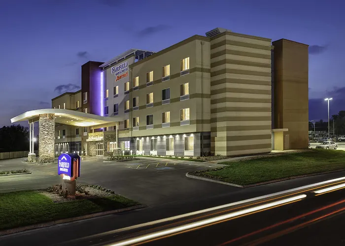 Fairfield Inn And Suites Hutchinson