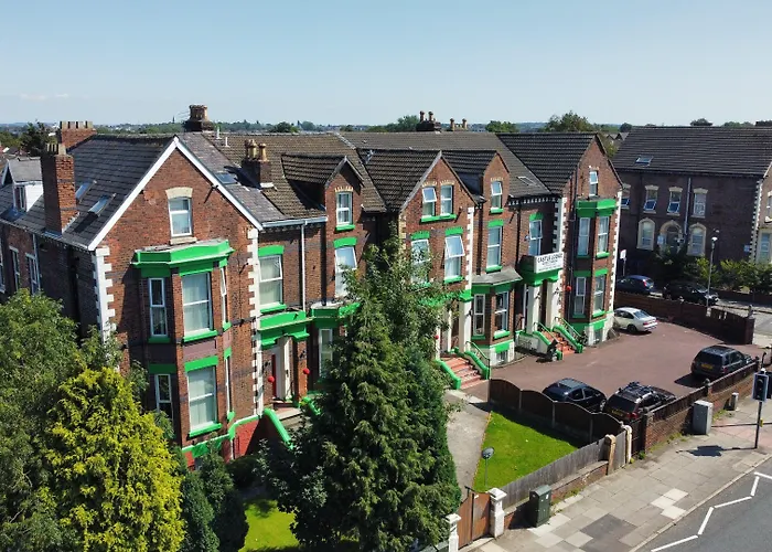 Castle Lodge Guest House 86-88 Sheil Rd L6 3Af