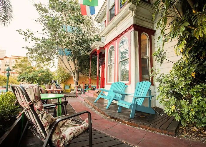 International Travelers House Hostel - Downtown San Diego Little Italy (Adults Only)