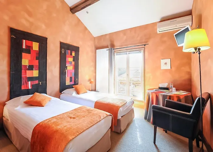 Hotel Logis Les Glycines à Mellé