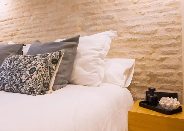 Luxurious Studio With Jacuzzi In Casa Pilatos