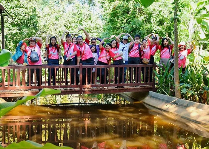 Birds And Bees Resort