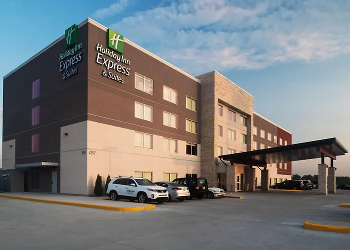 Holiday Inn Express & Suites Kingdom City By Ihg