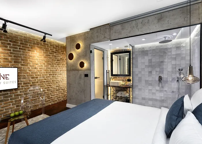 One Luxury Suites