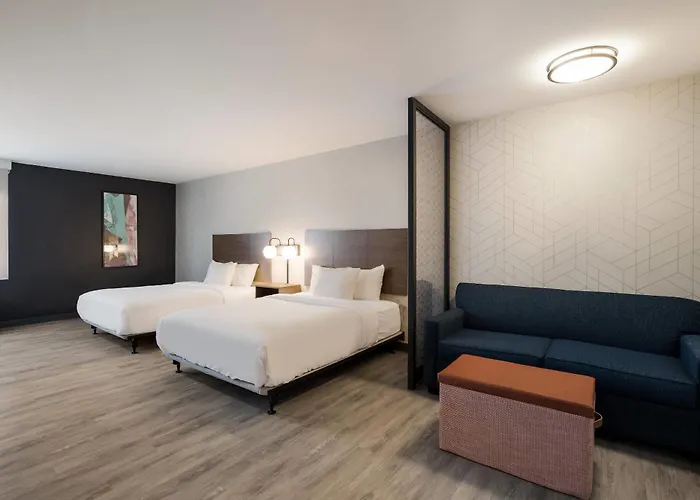 Everhome Suites Corona