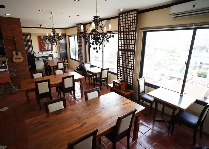 Heroes Hotel