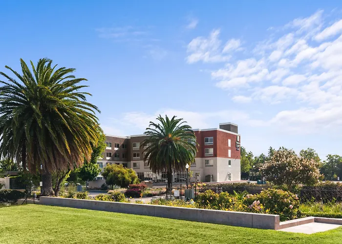 Holiday Inn Express & Suites - Suisun City By Ihg