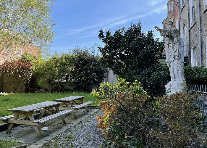Leevin Hostel George Dublin