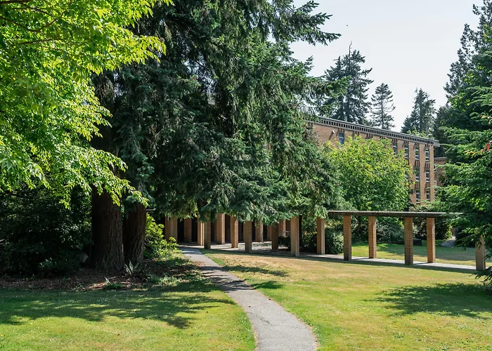 Pacific Spirit Hostel