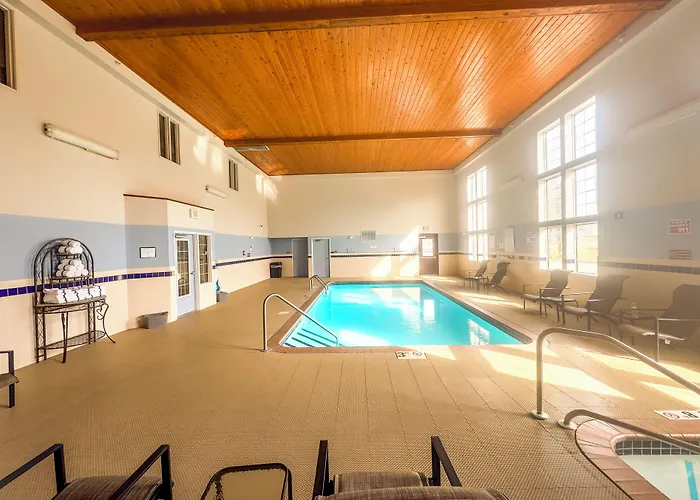 Country Trails Inn &Suites