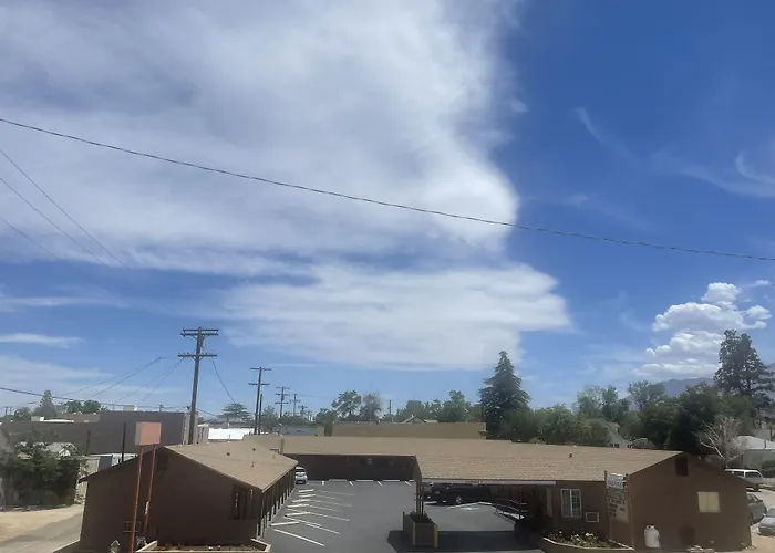 Lone Pine Budget Inn