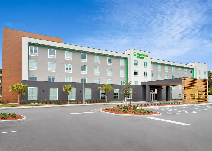 Wyndham Garden Orlando Airport - Free Airport Shuttle - Park N' Fly Available