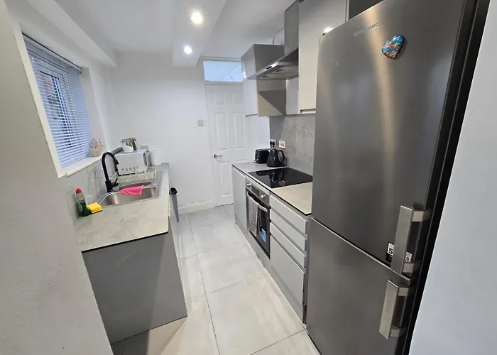 Room 1 Shared House 5 Min From Sefton Park