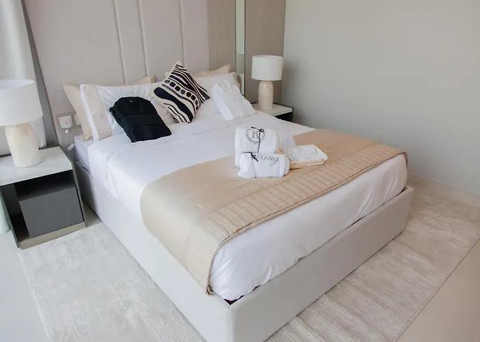 Royal Suites Liv Marina Views