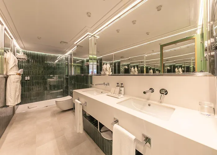 Ribera De Triana Hotel