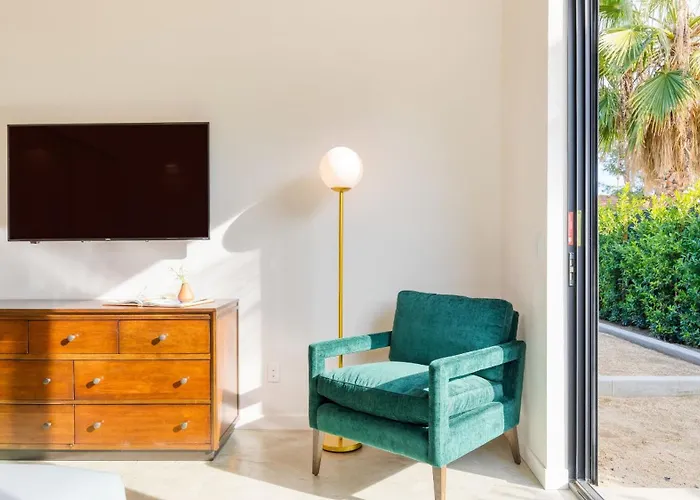 Blackhaus By Avantstay Palm Springs