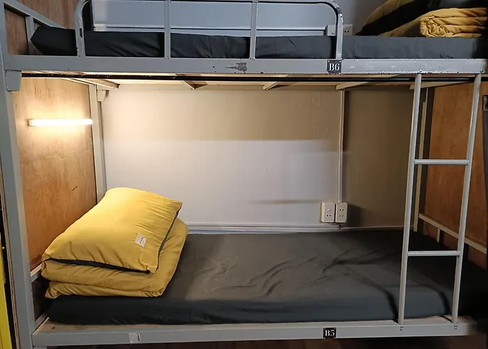Viet Vintage Hostel N Pub - Soft Mattress - Free Beer On Wed,Thu,Fri,Sat