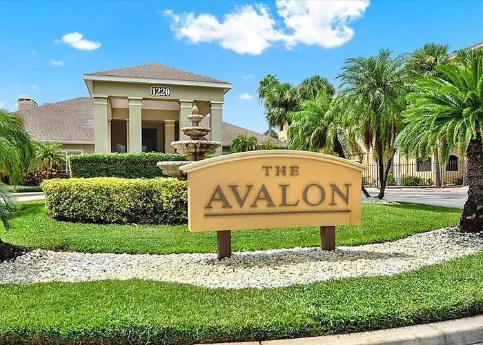 Gorgeous Condo, 2 Bedrooms, 2 Baths, With Pool, Minutes To Clearwater Beach