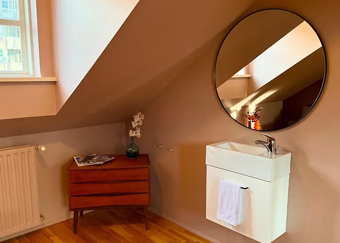 Grettir Guesthouse Downtown Charm