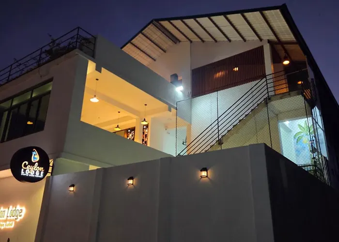 Ceylon Lodge - Airport Transit Hostel