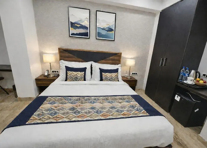 Hotel De Grand Infinity Near Delhi Airport