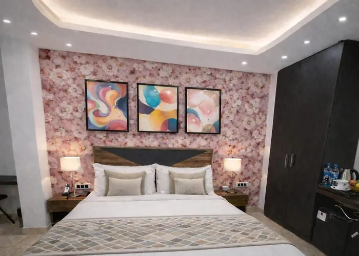 Hotel De Grand Infinity Near Delhi Airport