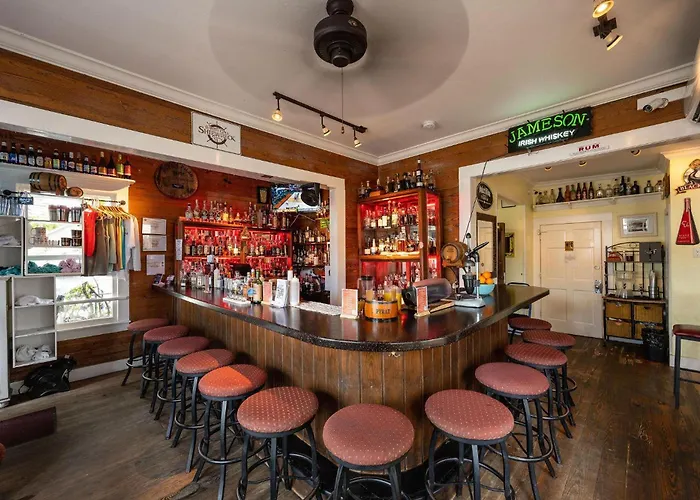Quiet Pour @ Speakeasy Inn Key West!