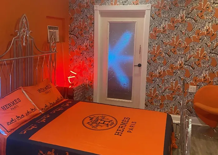 420 Friendly Suites