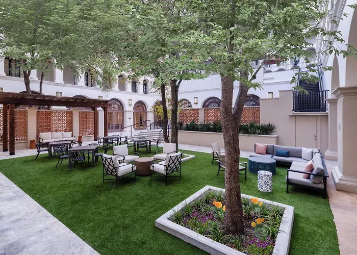 Doubletree By Hilton Austin