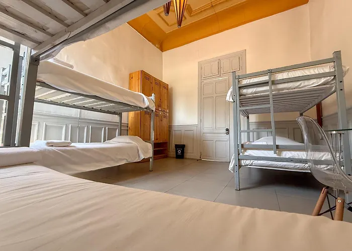 Happy House Hostel