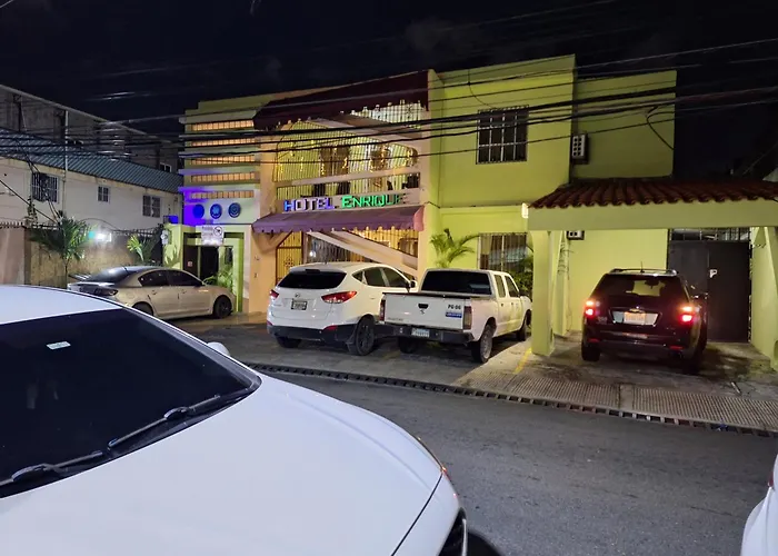Hotel Enrique Gazcue Bed Breakfast And Parking