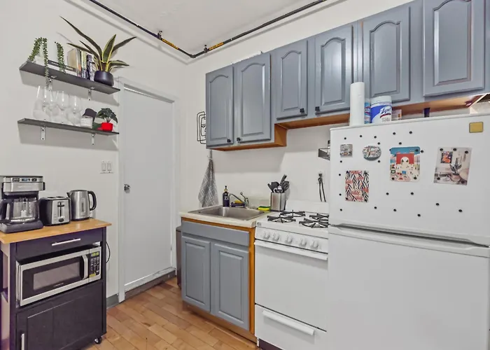 Chic Times Square 1-Bedroom Apartment - Hosts 4