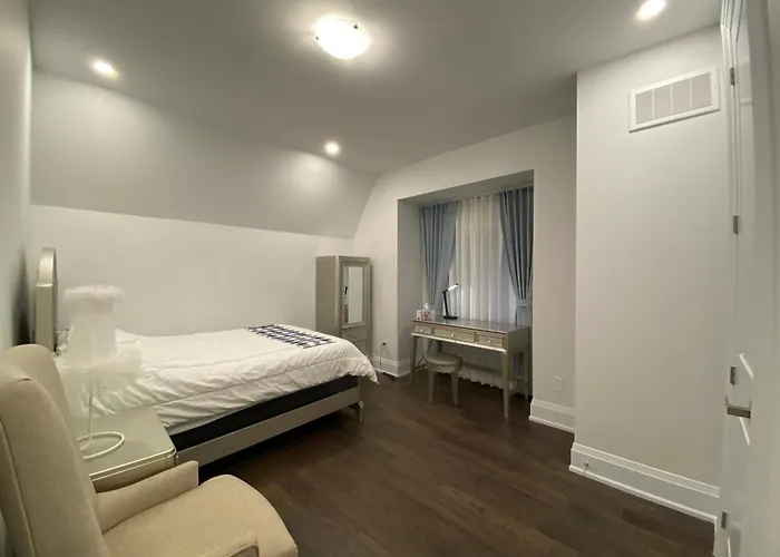 A - Willowdale Cummer Residence -Modern Room Near Yonge-Finch