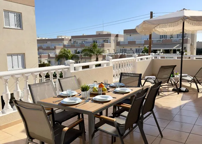 Aquasol Suite Modern 2Br With Shared Pool