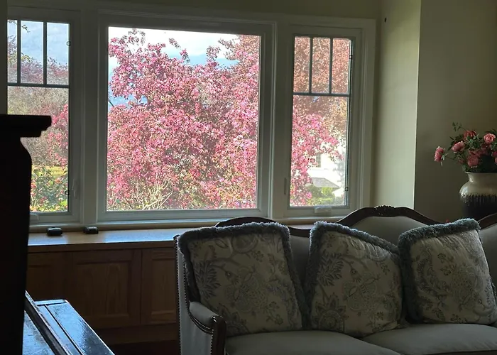 Cozy Dunbar 5 Beds Home With Views
