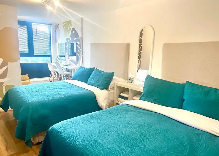 Spacious 3Br City Centre Apartment Free Parking