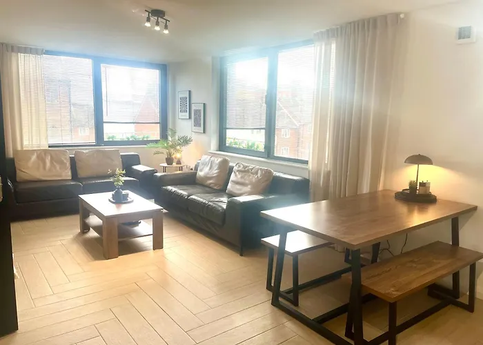 Spacious 3Br City Centre Apartment Free Parking