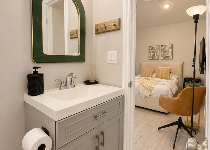 Private Modern Guesthouse, Near La Cantera/Medical Center