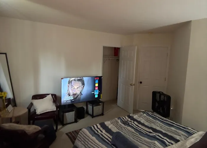 Wonderful Room In Great Neighborhood Near Downtown
