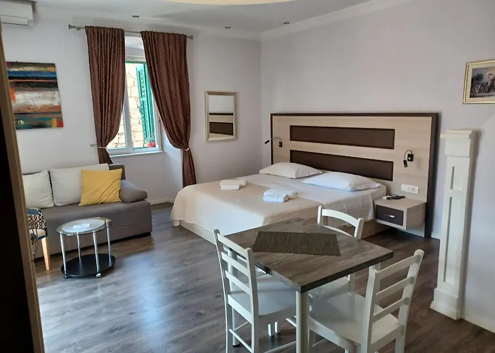 Jr Luxury Guesthouse