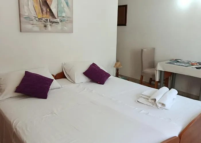 Ava Studio Apartment And Room