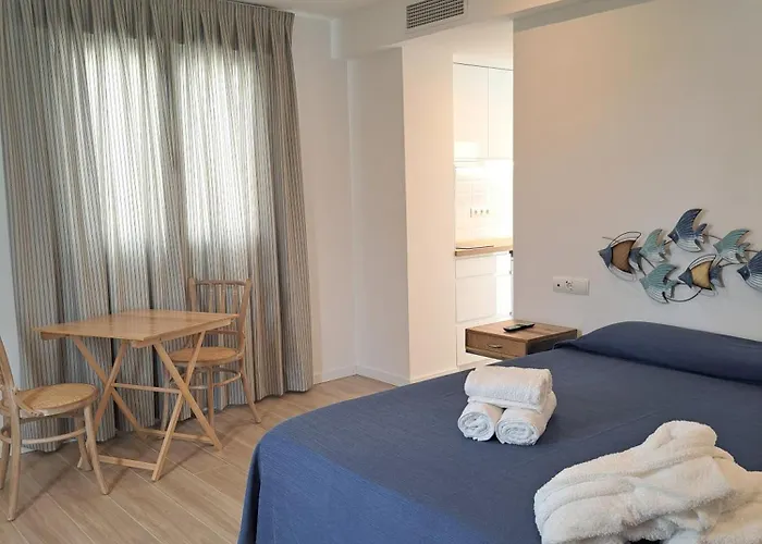 Aparthotel Almaris Es Pujols