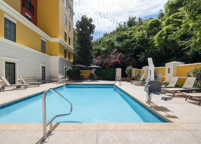 Hampton Inn & Suites South Park At Phillips Place