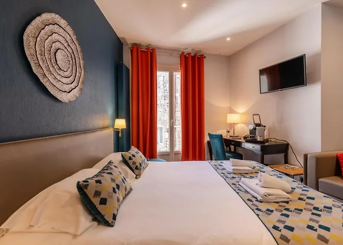 Hotel Logis Les Glycines à Mellé