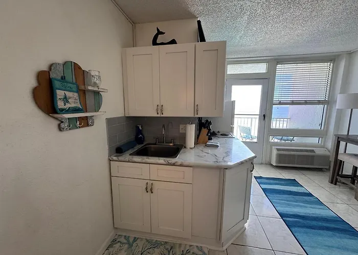 Direct Ocean Front View 1 Bedroom 2 Pools